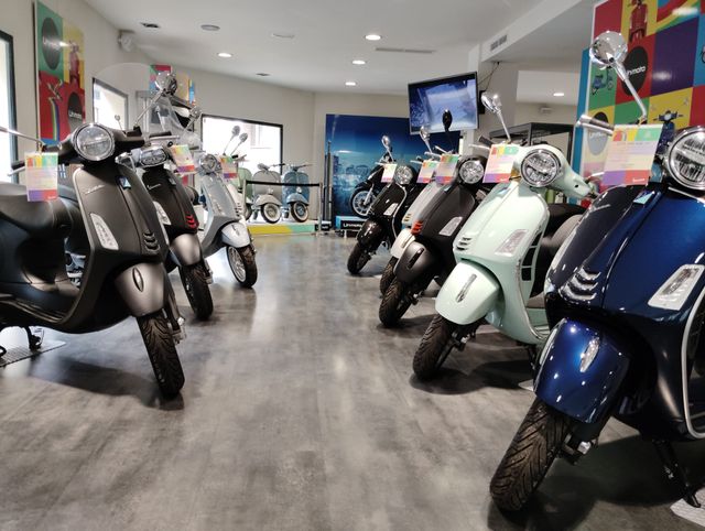 VESPA PRIMAVERA Y SPRINT 125 (DESDE 85 € AL MES)