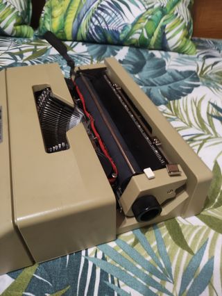 maquina de escribir olivetti lettera 25