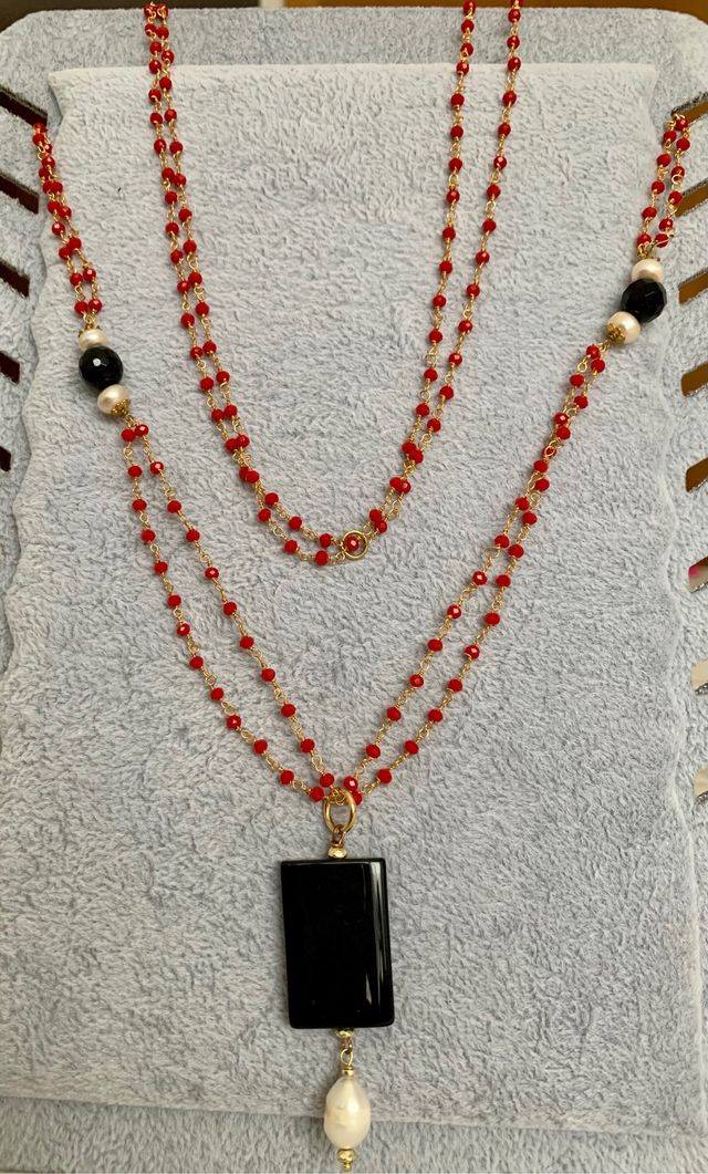 Collar elegante, artesanal.