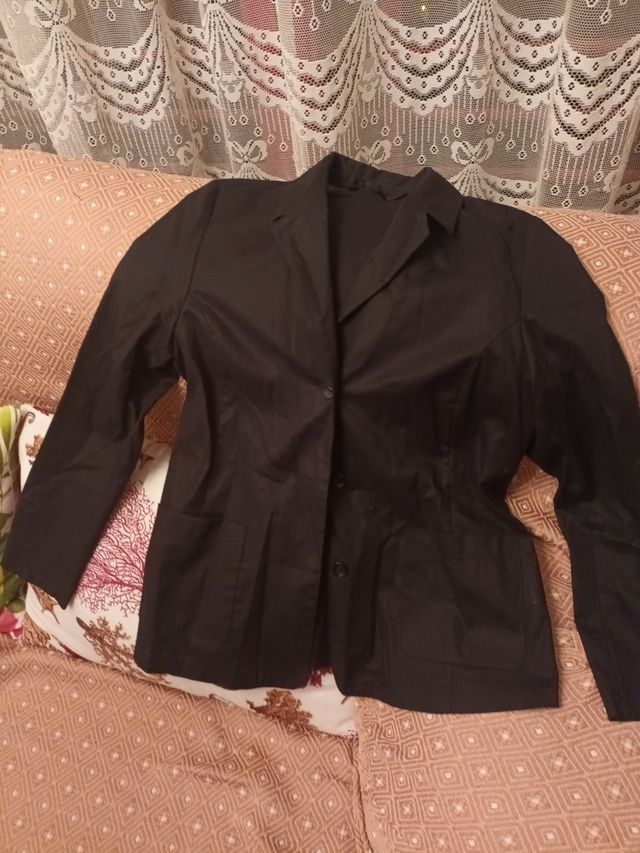 chaqueta d chica negra fina d entretiempo elegante
