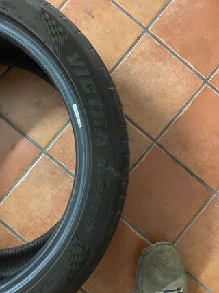 Neumático 225/45ZR/18