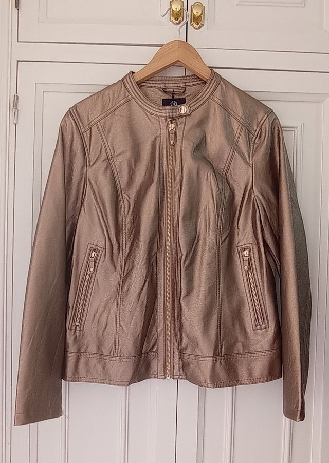 Chaqueta de Polipiel Dorada 44 sin estrenar