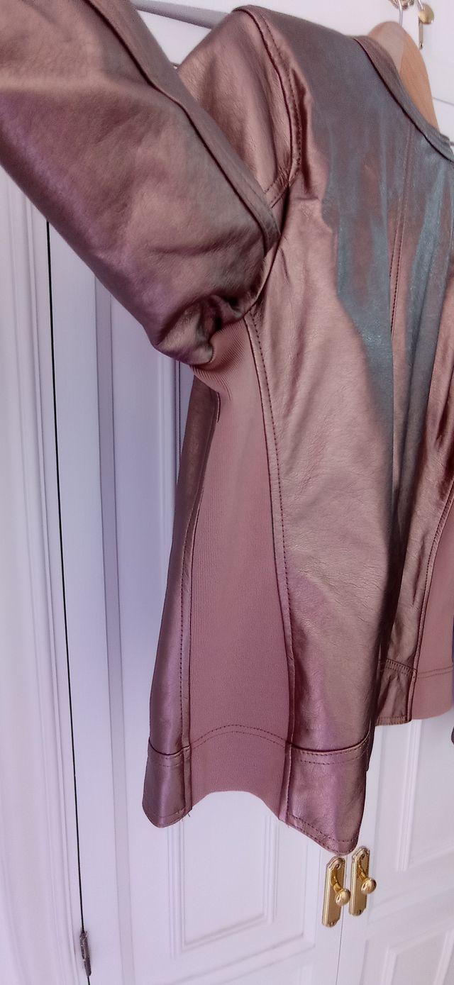Chaqueta de Polipiel Dorada 44 sin estrenar