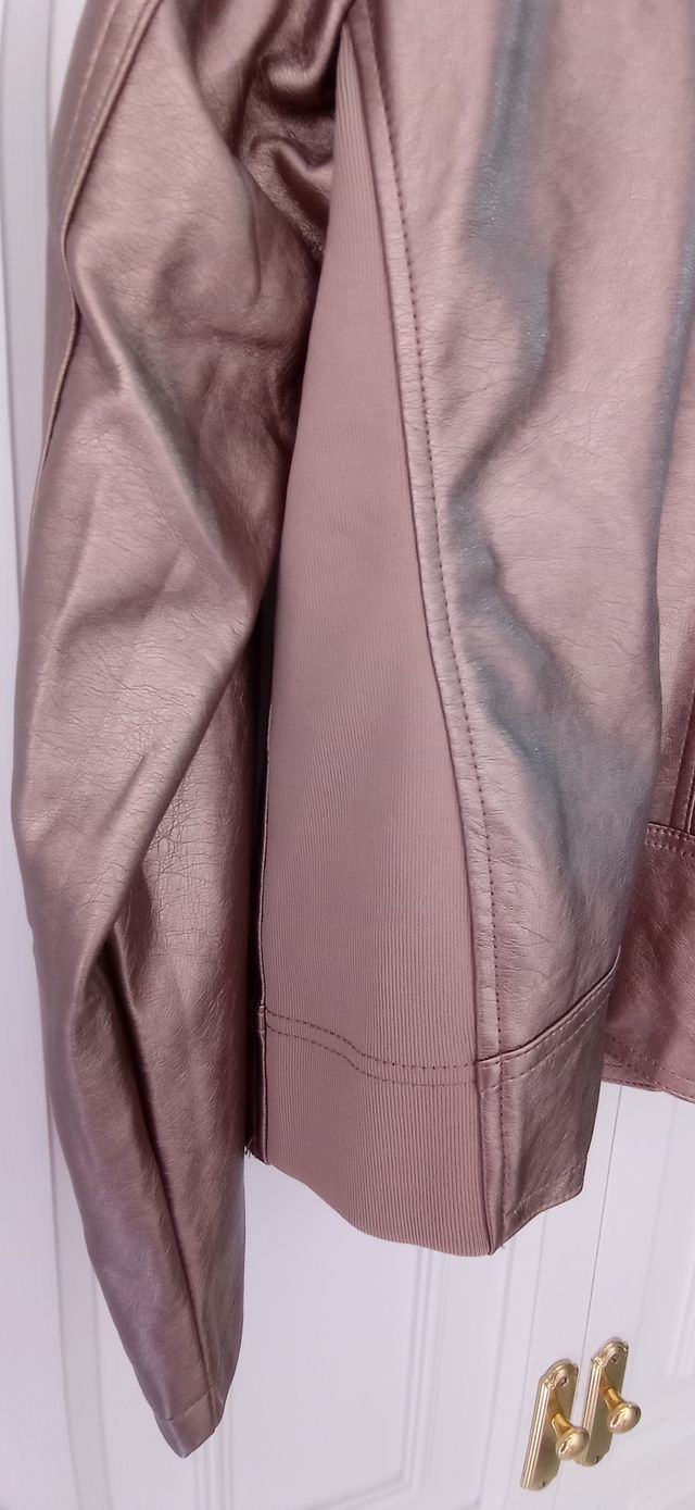 Chaqueta de Polipiel Dorada 44 sin estrenar