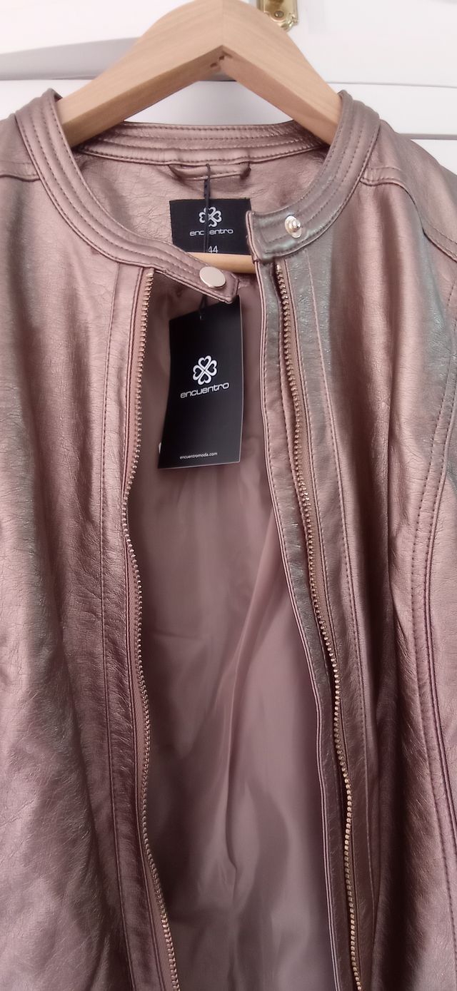 Chaqueta de Polipiel Dorada 44 sin estrenar