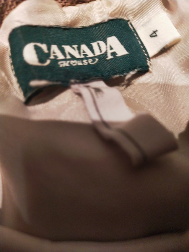 Falda para niña Marca Canadá talla 4/5 años