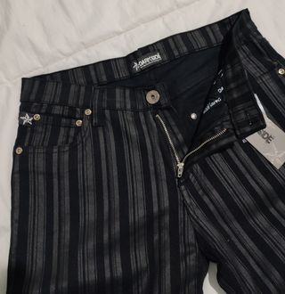 Pitillos de rayas negras y grises 
