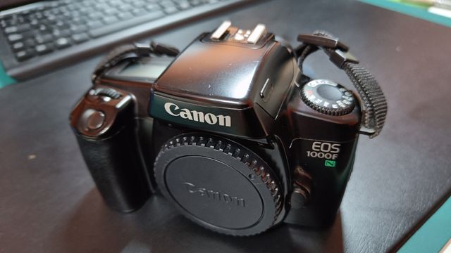 Cámara Canon 1000 F ( Analógica)