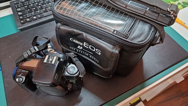 Cámara Canon 1000 F ( Analógica)