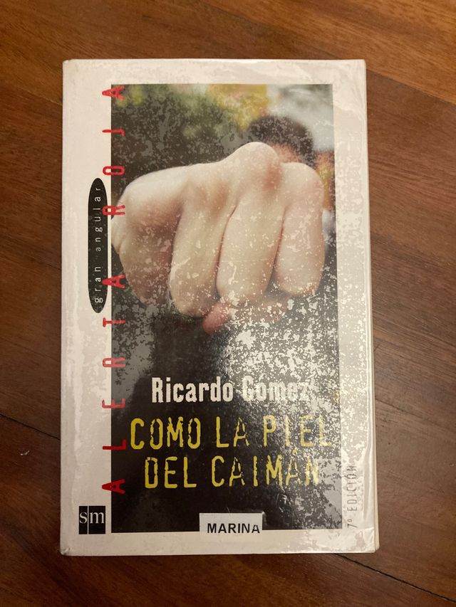 Libro "Como la piel del caimán"-Ricardo Gómez