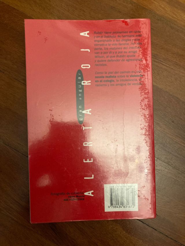 Libro "Como la piel del caimán"-Ricardo Gómez