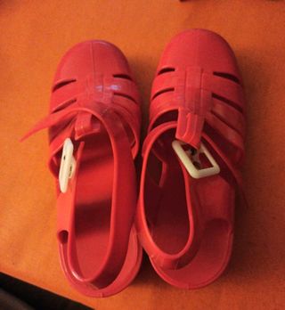 Sandalias para agua.
