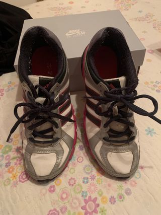 Zapatillas deportivas adidas talla 37.