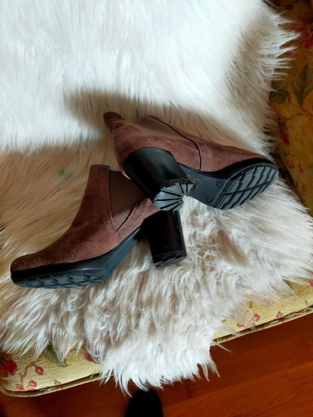 Botines ante Bluegenex