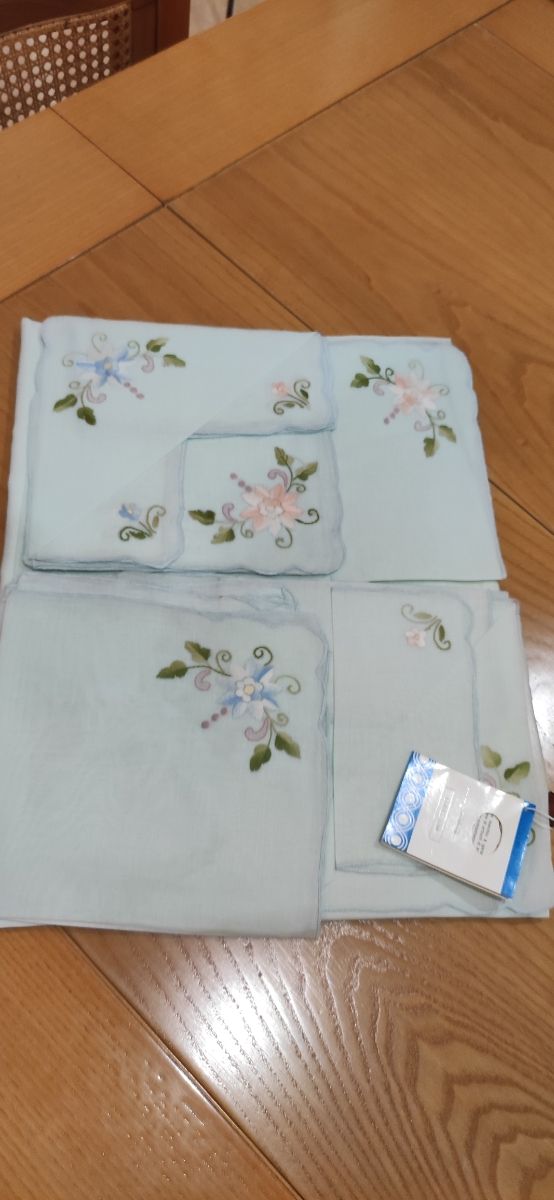 tovaglia verde acqua x 12 con tovaglioli