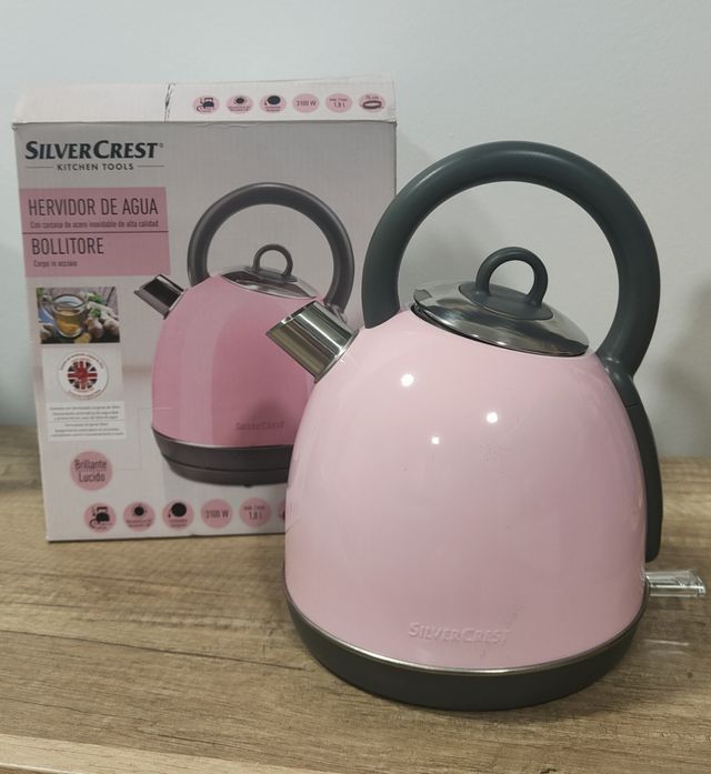 hervidor eléctrico rosado