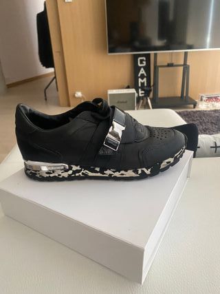 DIRK BIKKEMBRERGS TALLA 40, GUAPISIMAS