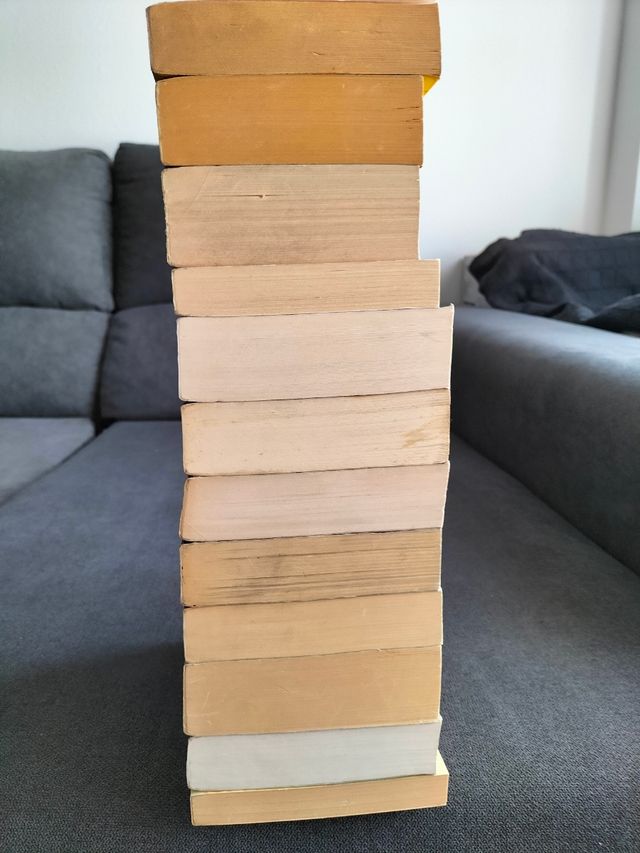 Lote n°001Varios Géneros y autores,todos a 4€ y 5€