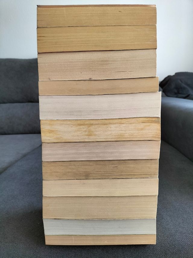 Lote n°001Varios Géneros y autores,todos a 4€ y 5€