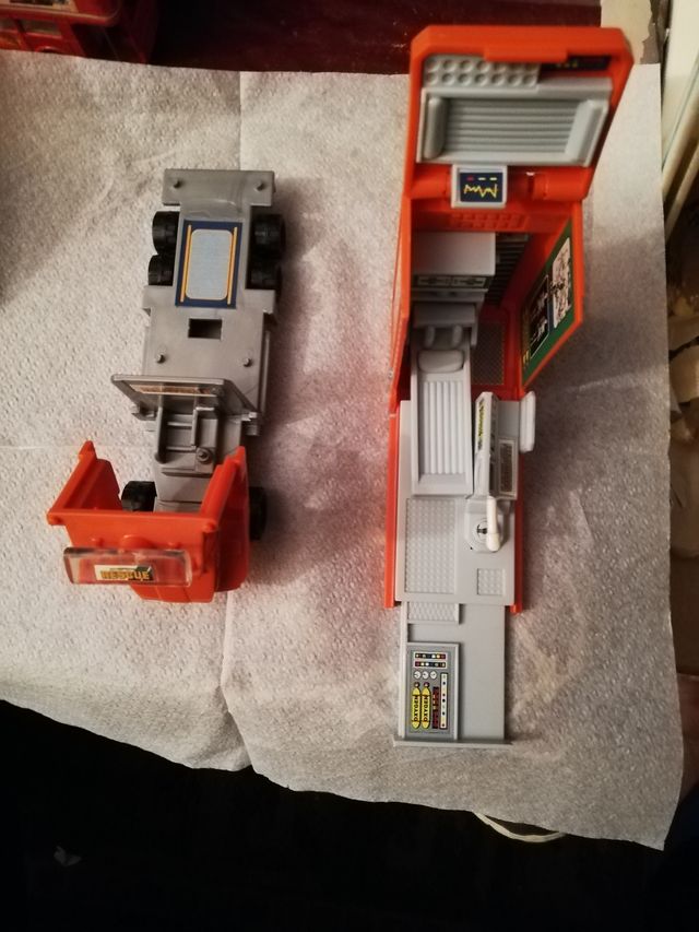 2 CAMIÓNES HOT WHEELS