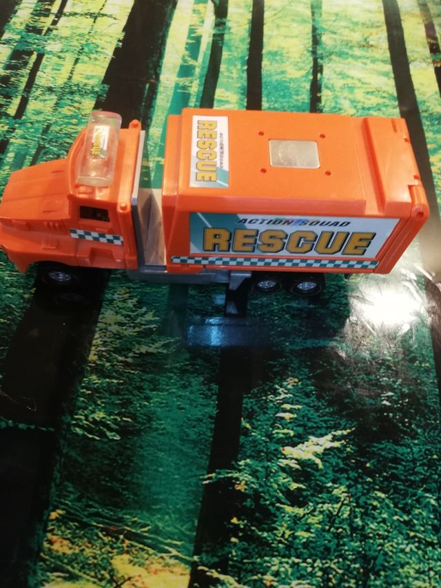 2 CAMIÓNES HOT WHEELS