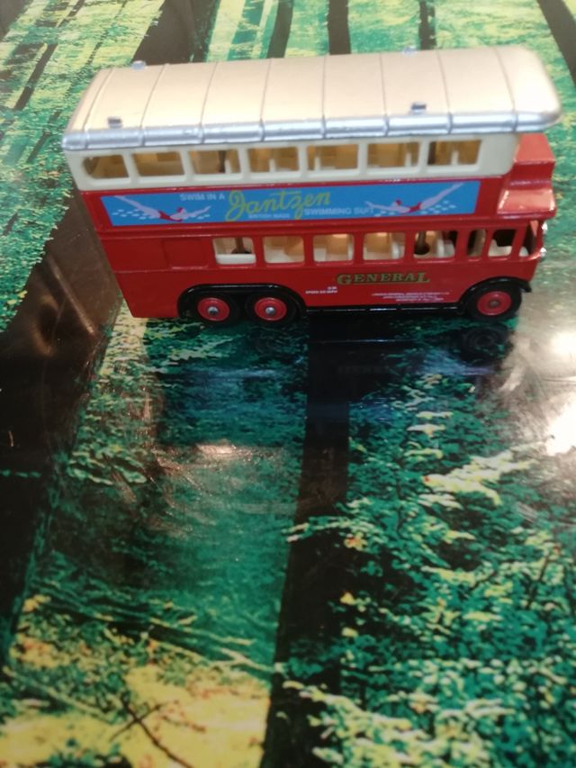 LOTE DE 3 COCHES INGLESES NUEVOS