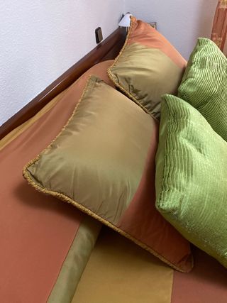 Conjunto Edredón, cortinas y cojines 