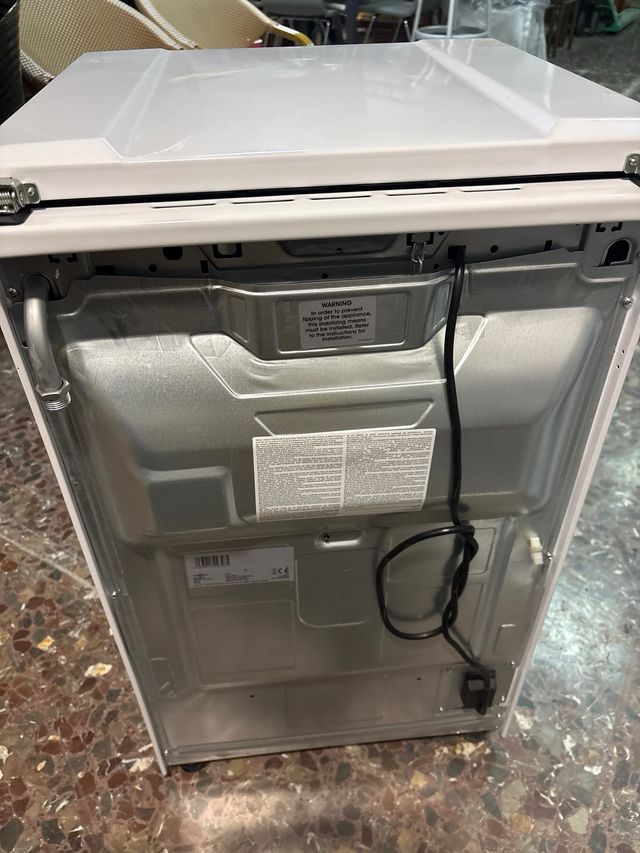 Cocina de butano con horno electrico