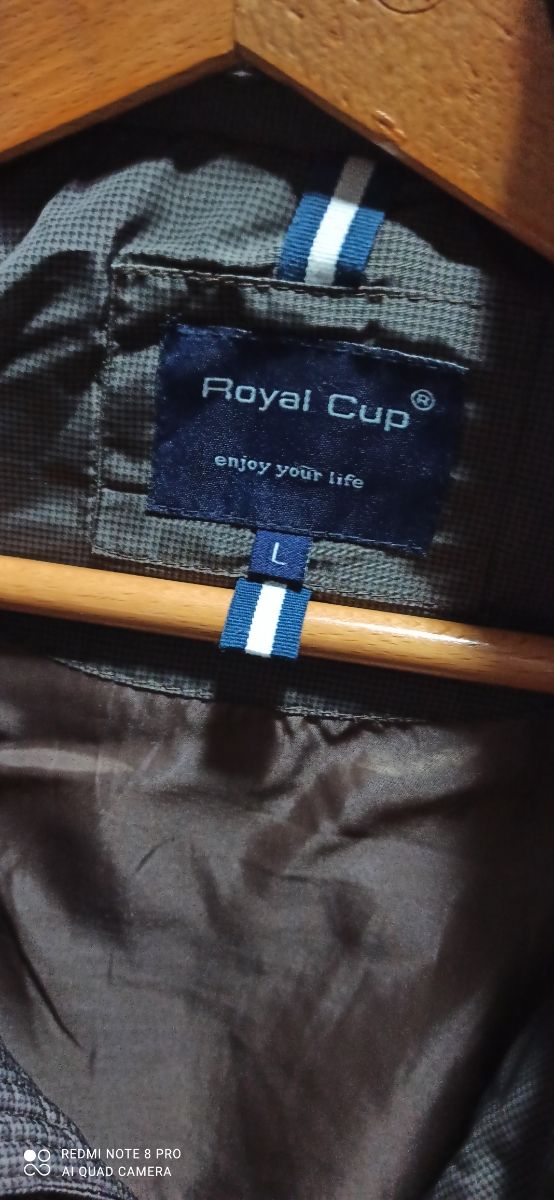 giubotto imbottito marrone con cappuccio