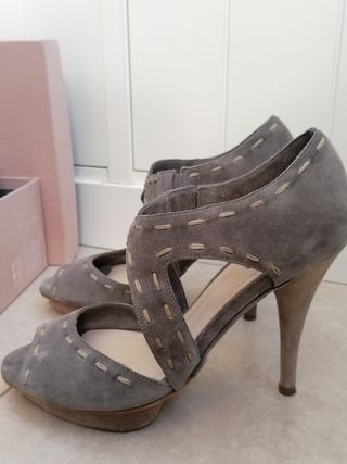 Zapatos tacón Uterqüe