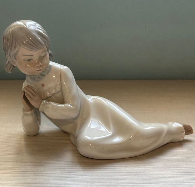 Figura de porcelana NAO.