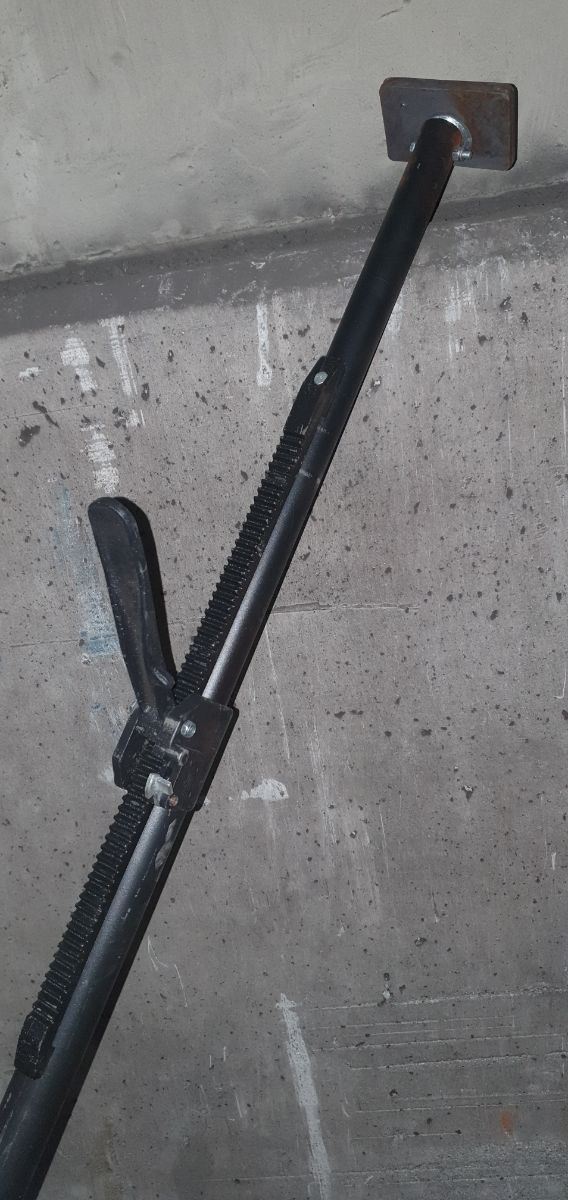 BARRAS DE CAMIÓN AJUSTABLE DE HIERRO.