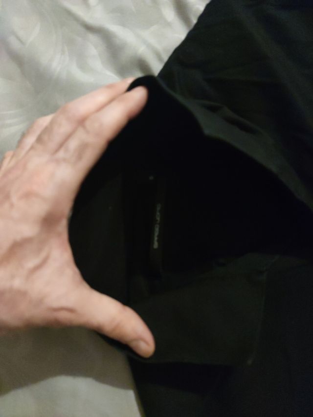 camicia nera collo su in alto spago 