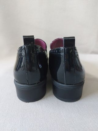 Zapatos de chica.