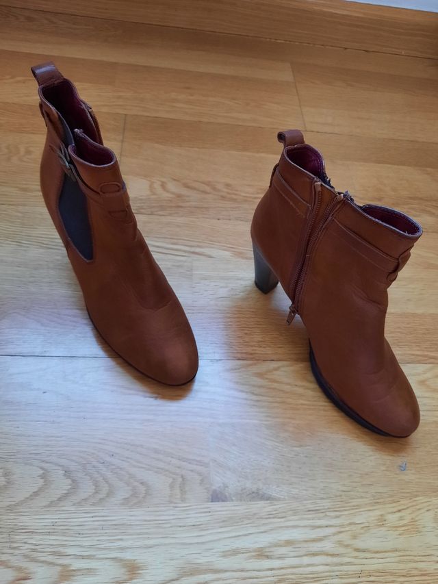 Botines Hispanitas piel marrón