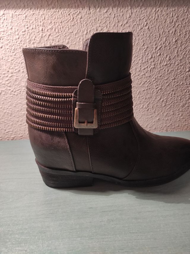 Botin marrones de piel.