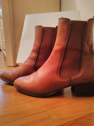 botines de piel