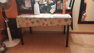 Mesa de madera natural de comedor con 4 sillas