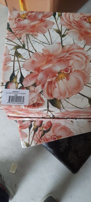 scatole vuote per regalo 