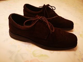 Zapatos marca Lacal, color marron