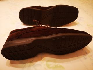 Zapatos marca Lacal, color marron