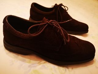 Zapatos marca Lacal, color marron