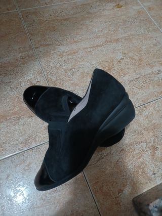zapatos negros