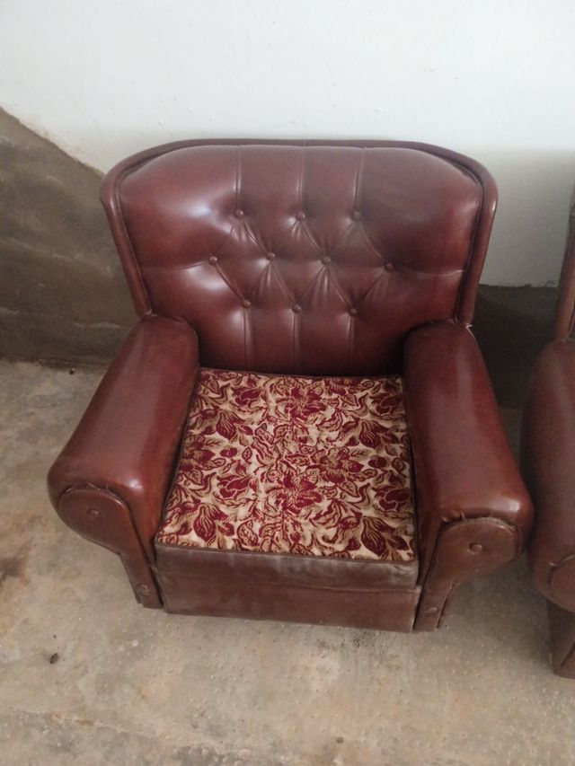 Sillones de piel de segunda mano por 120 EUR en Los Guadalperales en