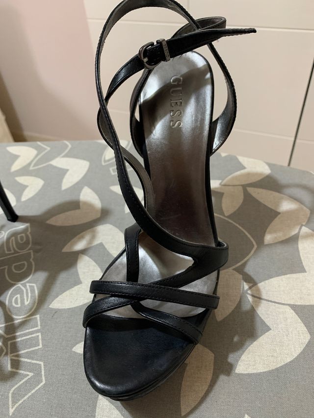 Zapato negro piel