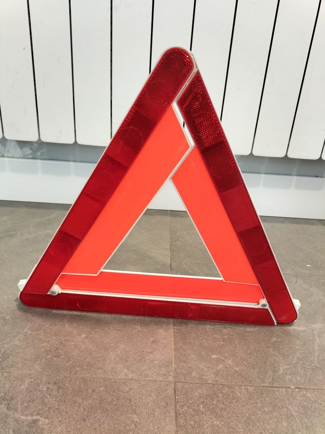 Triángulos avería coche