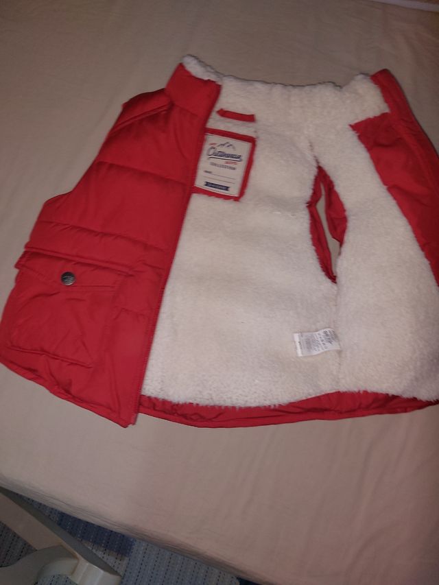 CHALECO ACOLCHADO COLOR ROJO TALLA 3/4 AÑOS