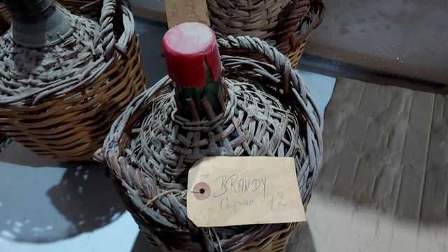 damajuanas de cristal echas de caña..