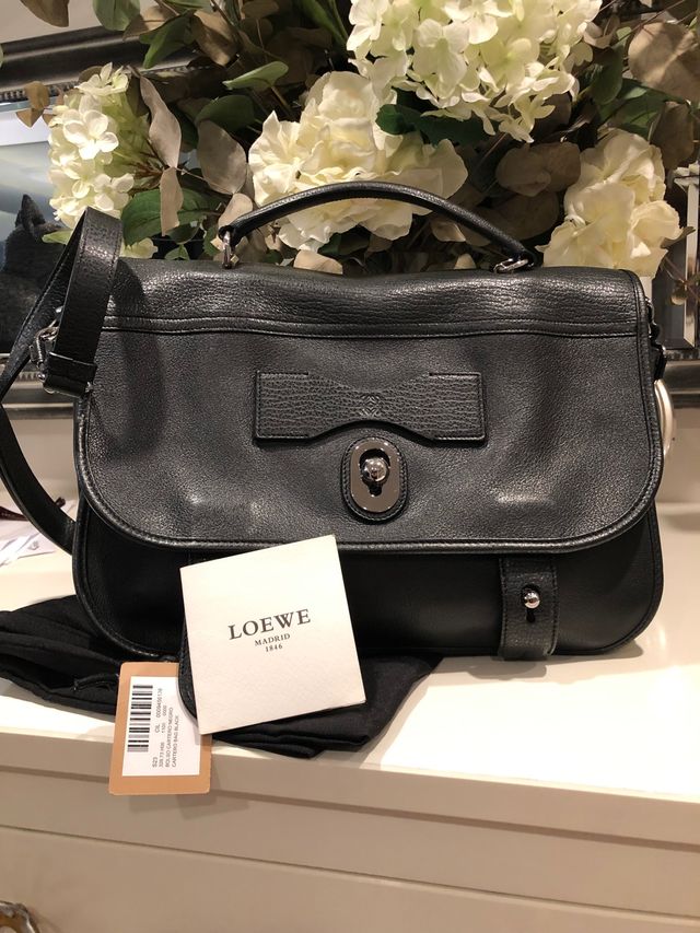 Borsa modello Loewe postman. Con etichette. Impecab