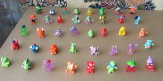 Lote muñecos zomlings +accesorios 